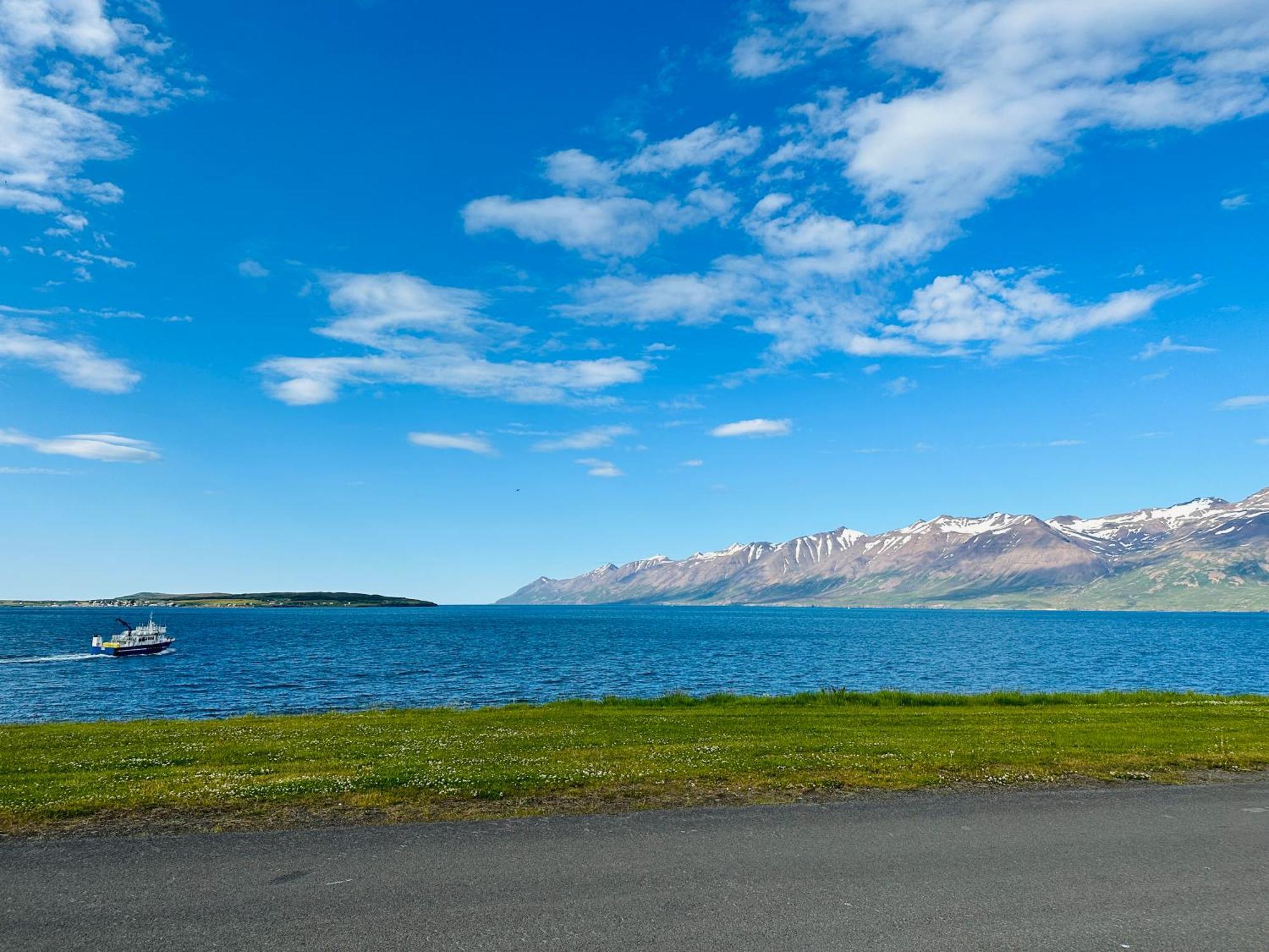 Waterfront Fjord House Hotel Arskogssandur Exterior foto